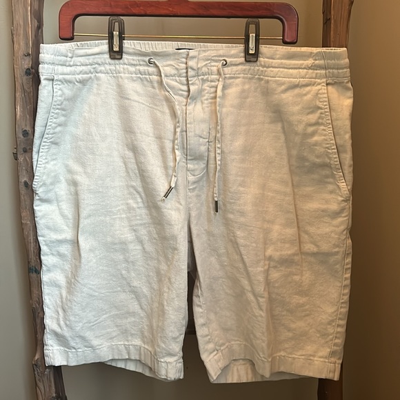 Men's Barbour Light Stone Linen Blend Shorts Size 36 - Picture 2 of 9